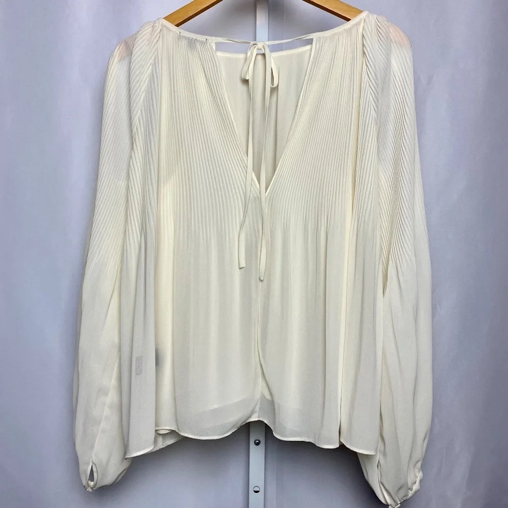Aakaa Cream Pleated Flowy Open Shoulder Fairy Cottagecore Tie Back Medium
